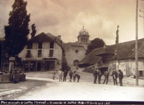 Picture : Main square of the village in 1910