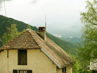 Picture : Typical roof in scally tiles